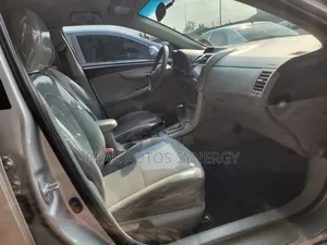 Toyota Corolla LE 4dr Sedan (1.8L 4cyl 4A) 2013 Silver