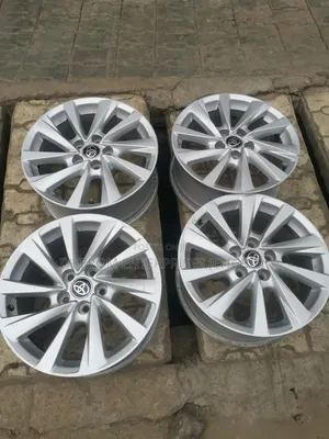 Toyota Corolla Cross 17 Rim 2022/23 Follow Come
