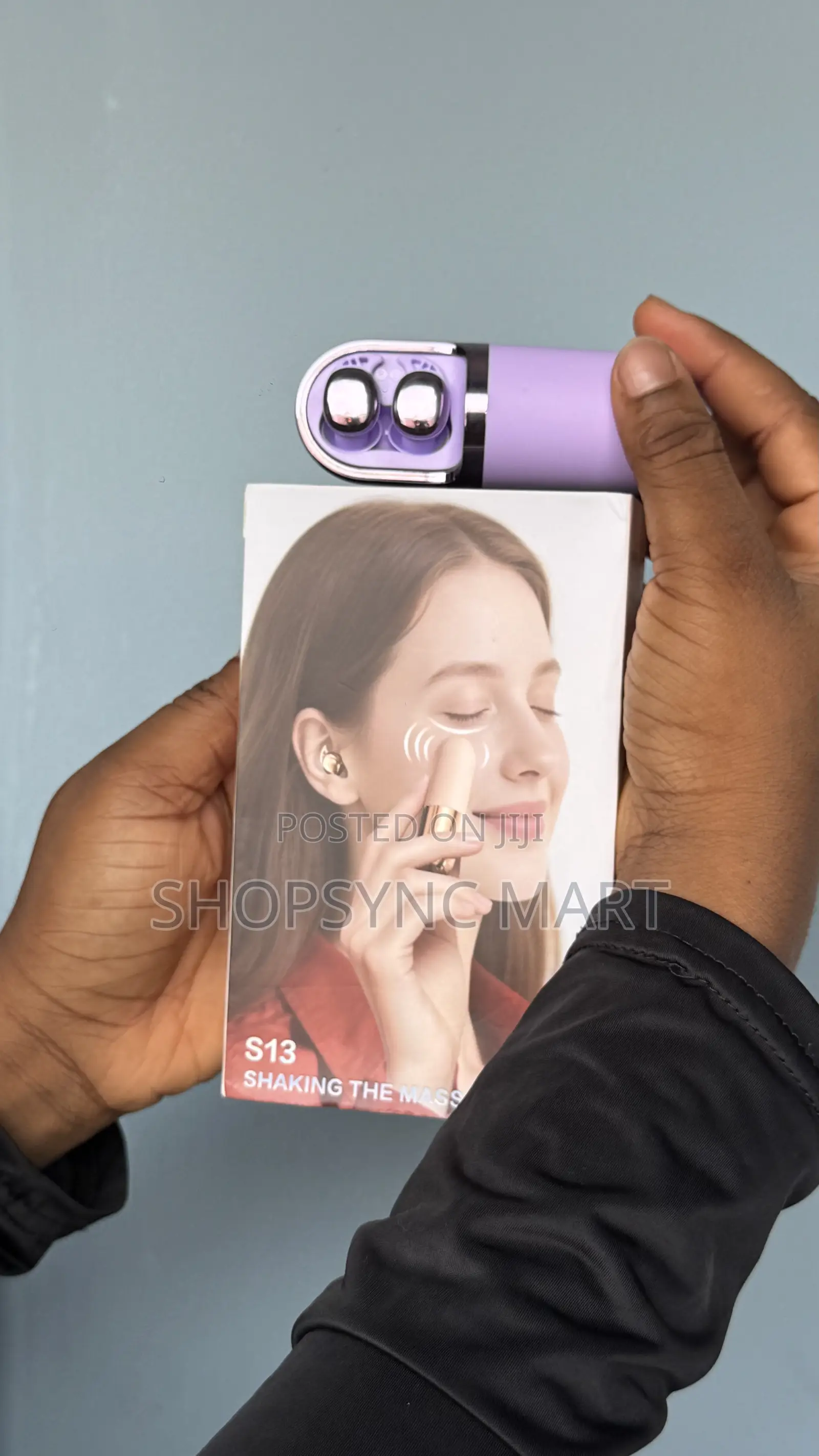 Modern Bluetooth Earbuds With Vibration Feature