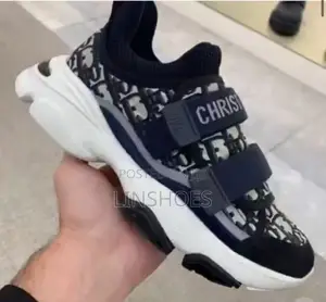 High Quality Luxury Sneakers Unisex Color Black,Blue and Brown
