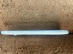 Apple iPhone XR 64 GB White