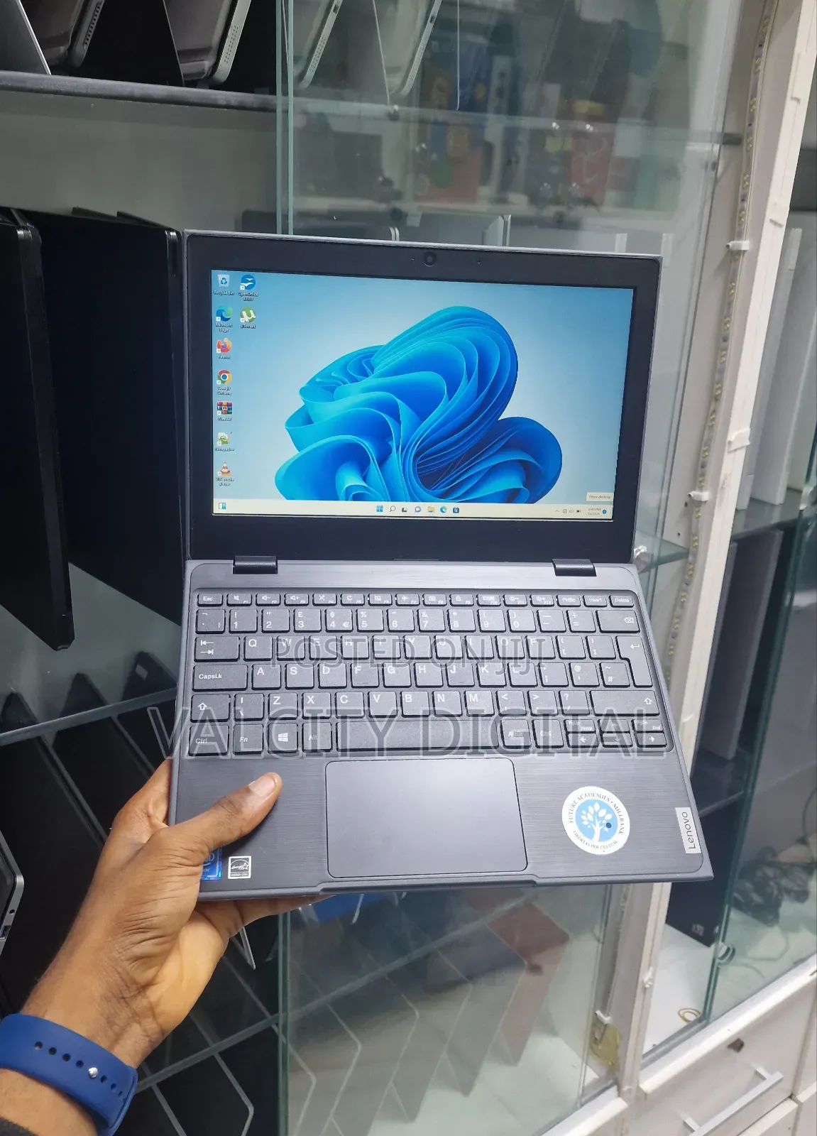 Laptop Lenovo 100e 4GB Intel Celeron SSD 60GB