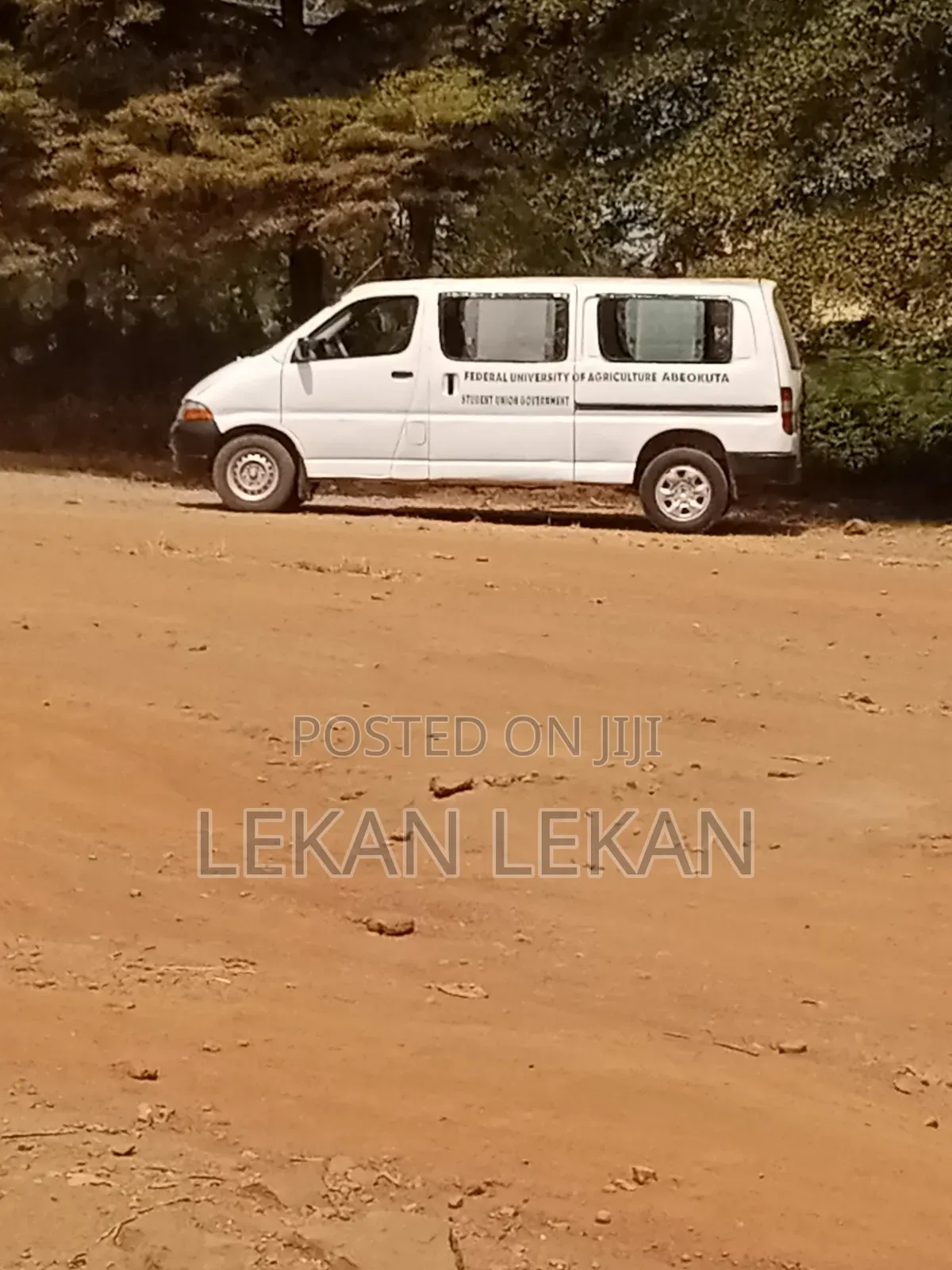 Toyota HiAce 2001 White