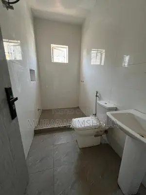 3bdrm Duplex in Gaduwa for sale
