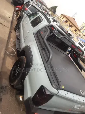 Rolling Boot Cover With Rugged Spoiler for Toyota Tacoma New Model