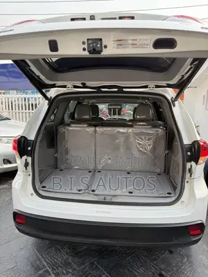 Toyota Highlander XLE 4x2 V6 (3.5L 6cyl 8A) 2018 White