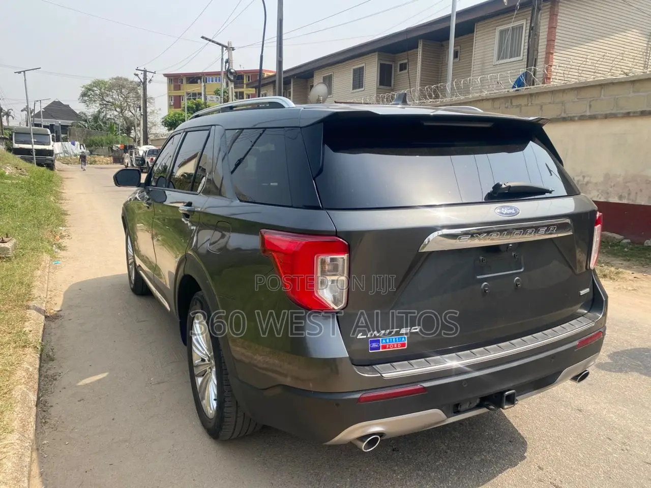 Ford Explorer Limited AWD 2019 Gray