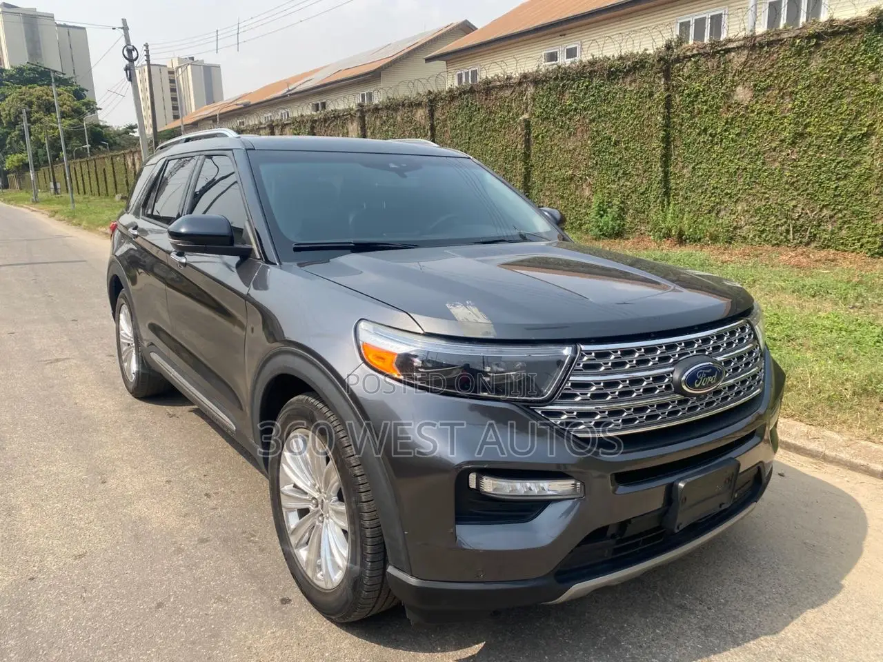 Ford Explorer Limited AWD 2019 Gray