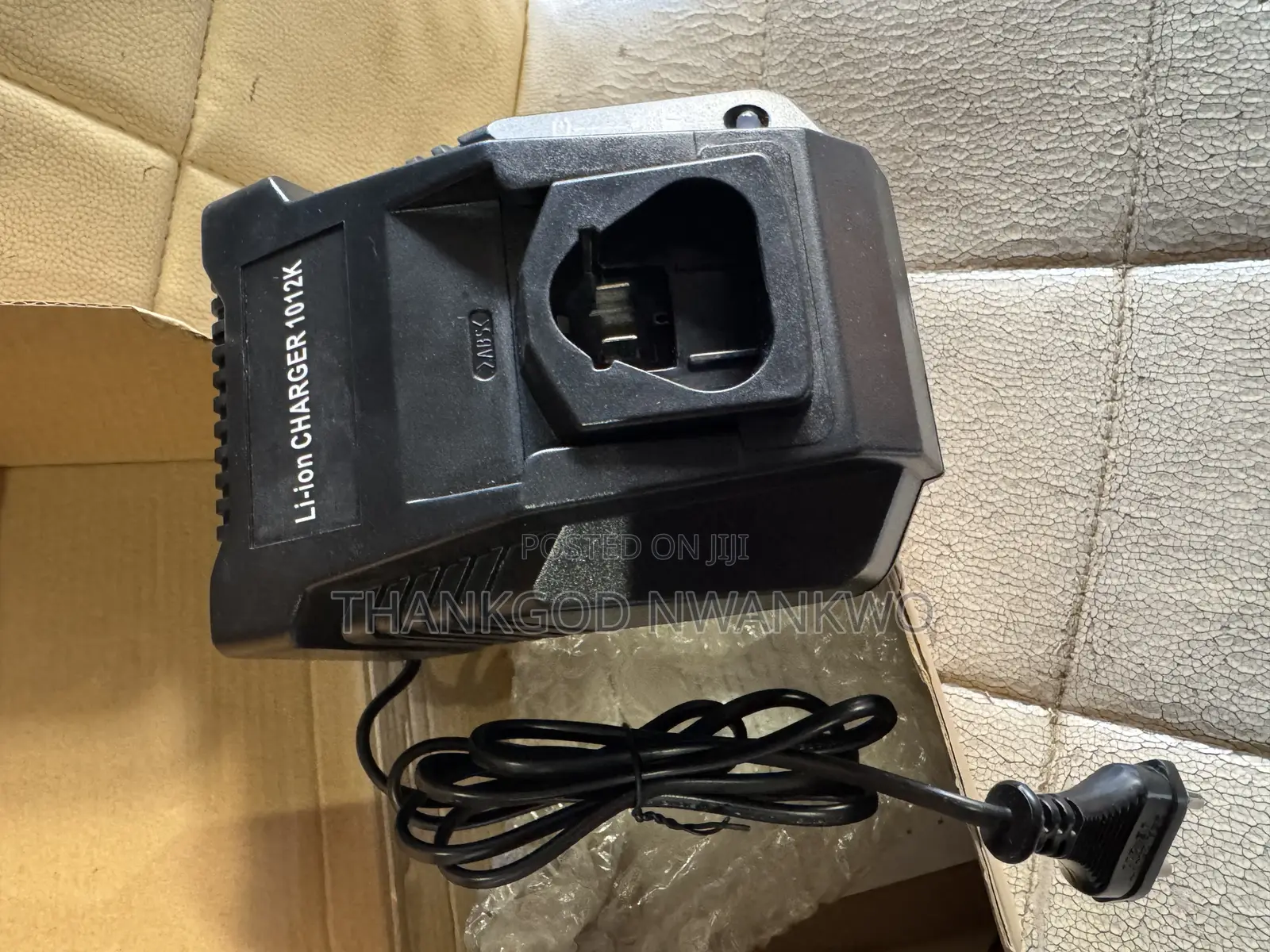 Bosch 10.8v-12v Lithium Ion Battery Charger
