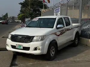 Toyota Hilux 2014 White