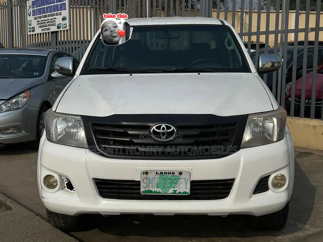 Toyota Hilux 2014 White