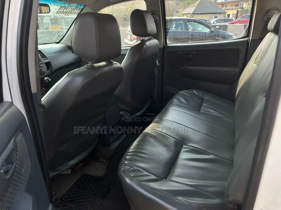 Toyota Hilux 2014 White