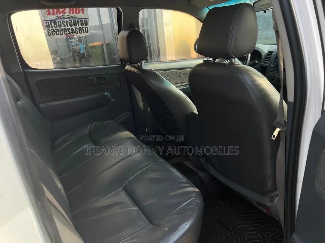 Toyota Hilux 2014 White