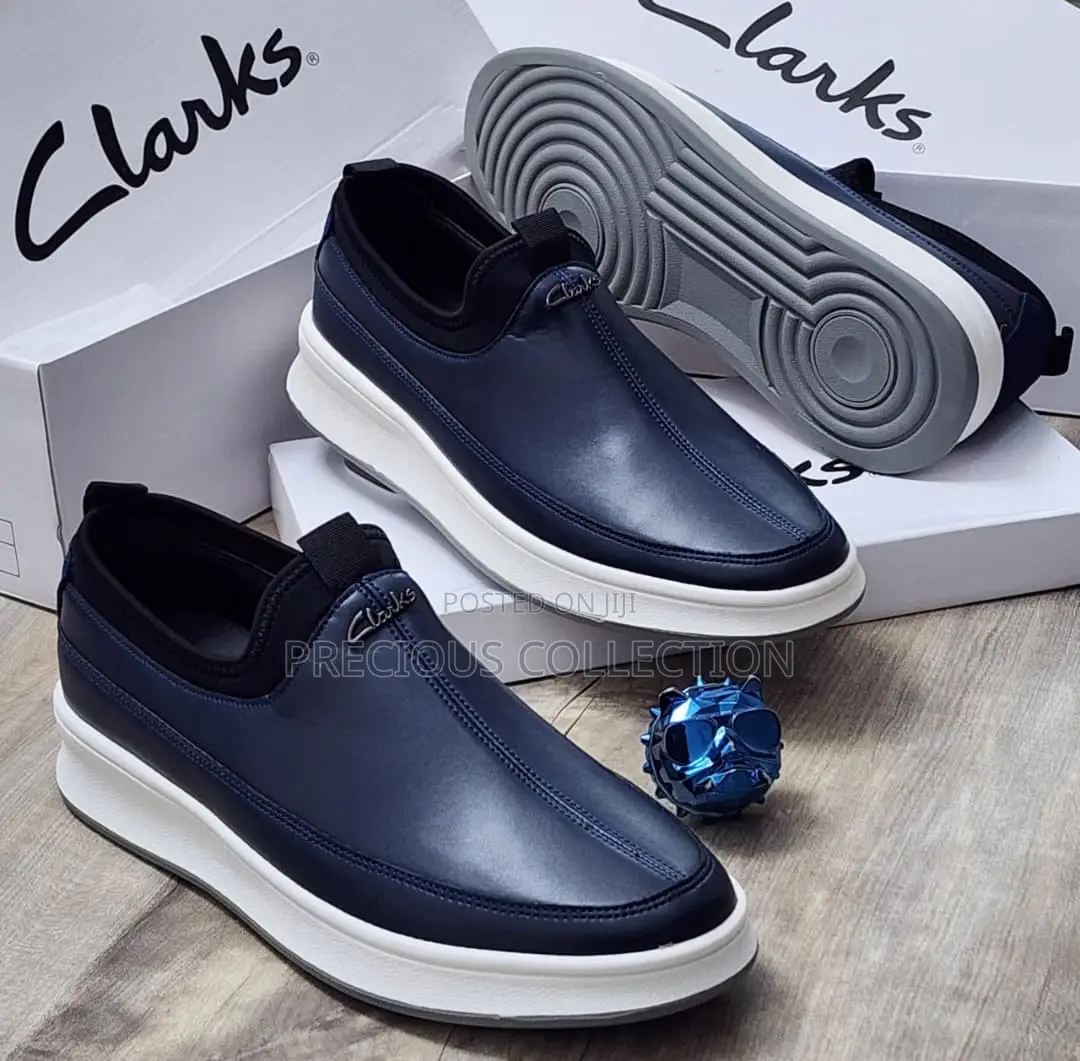 Classic Clark’S White Sole Pull on Leather Loafers