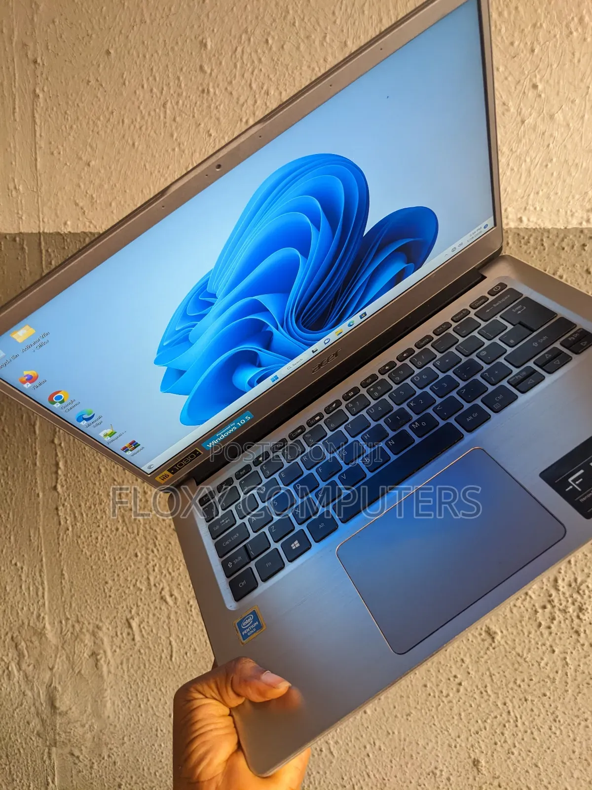 Laptop Acer Swift 3 4GB Intel Pentium SSD 128GB