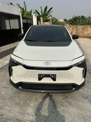 Toyota bZ4X Limited AWD 2024 White