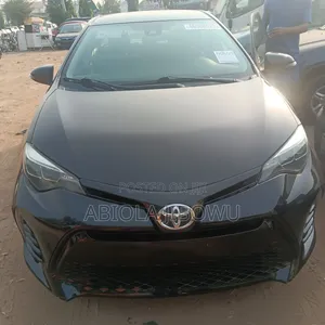 Toyota Corolla SE (1.8L 4cyl 2A) 2018 Black