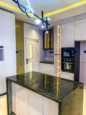 5bdrm Duplex in Kado for sale