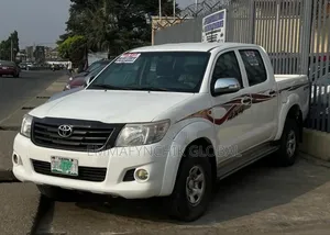 Toyota Hilux 2014 White
