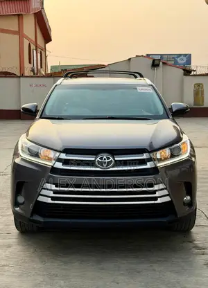 Toyota Highlander XLE V6 4x4 (3.5L 6cyl 6A) 2016 Gray