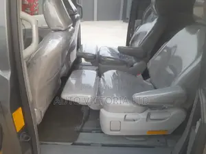 Toyota Sienna 2011 Brown
