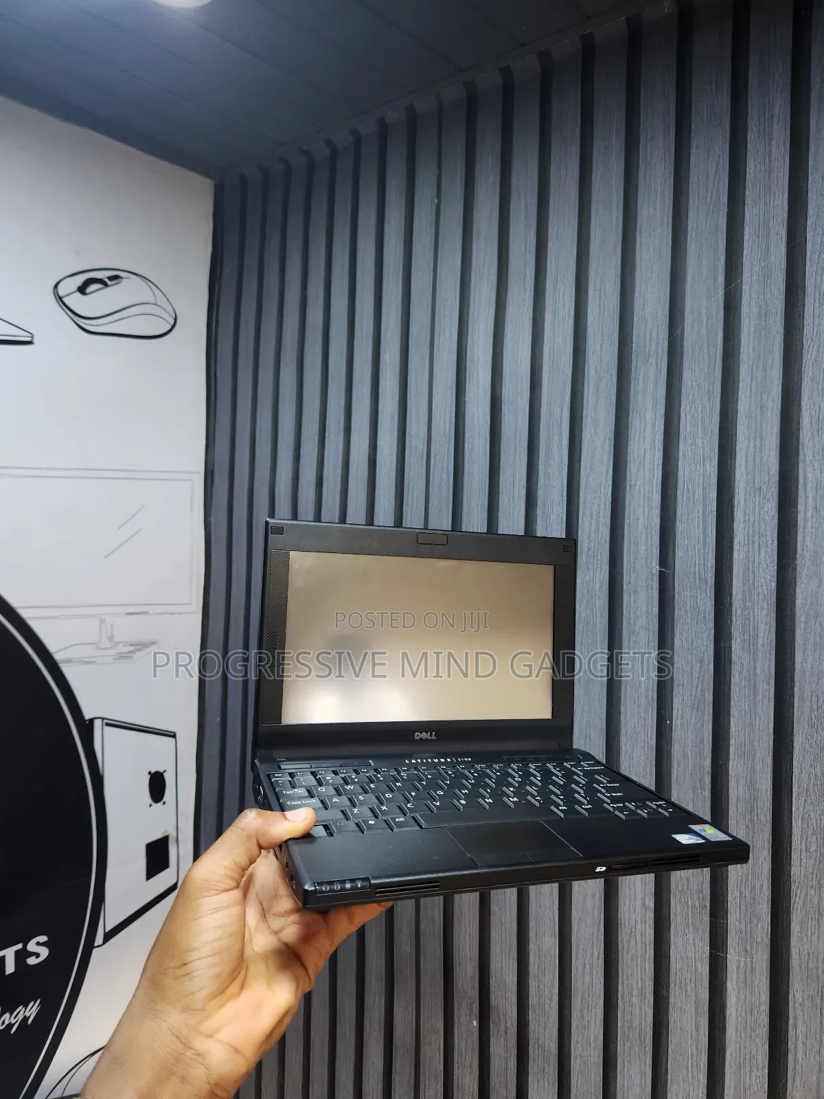 Laptop Dell Latitude 2100 2GB Intel Atom HDD 60GB