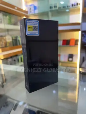 New Samsung Galaxy S22 5G 256 GB Black
