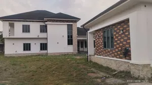 7bdrm Mansion in Prestigious Shelter for rent
