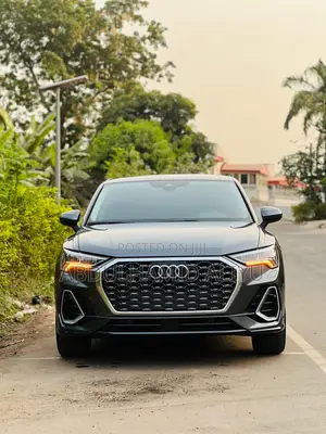 Audi Q3 S line Premium 2023 Gray