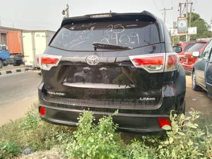 Toyota Highlander XLE 4dr SUV AWD (3.5L 6cyl 6A) 2014 Black