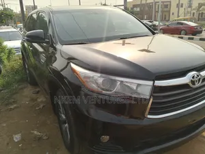 Toyota Highlander XLE 4dr SUV AWD (3.5L 6cyl 6A) 2014 Black