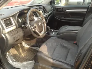 Toyota Highlander XLE 4dr SUV AWD (3.5L 6cyl 6A) 2014 Black