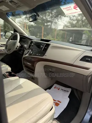 Toyota Sienna 2015 Gray