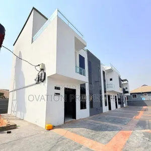 3bdrm Duplex in Ajao Estate for sale