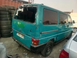 Volkswagen Transporter 2005 Green
