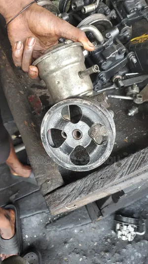 Toyota Hillux Steering Pump 2005 to 2010