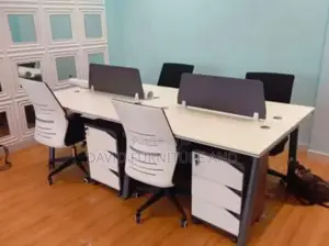 Staff Workstation Desk With Chairs