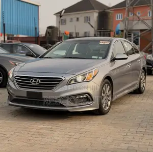 Hyundai Sonata Limited Sedan FWD (2.4L 4cyl 6A) 2016 Silver