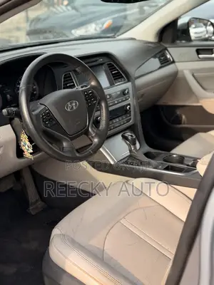 Hyundai Sonata Limited Sedan FWD (2.4L 4cyl 6A) 2016 Silver