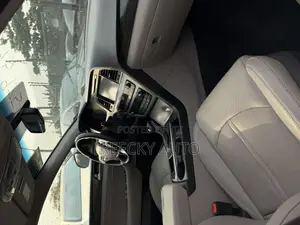 Hyundai Sonata Limited Sedan FWD (2.4L 4cyl 6A) 2016 Silver