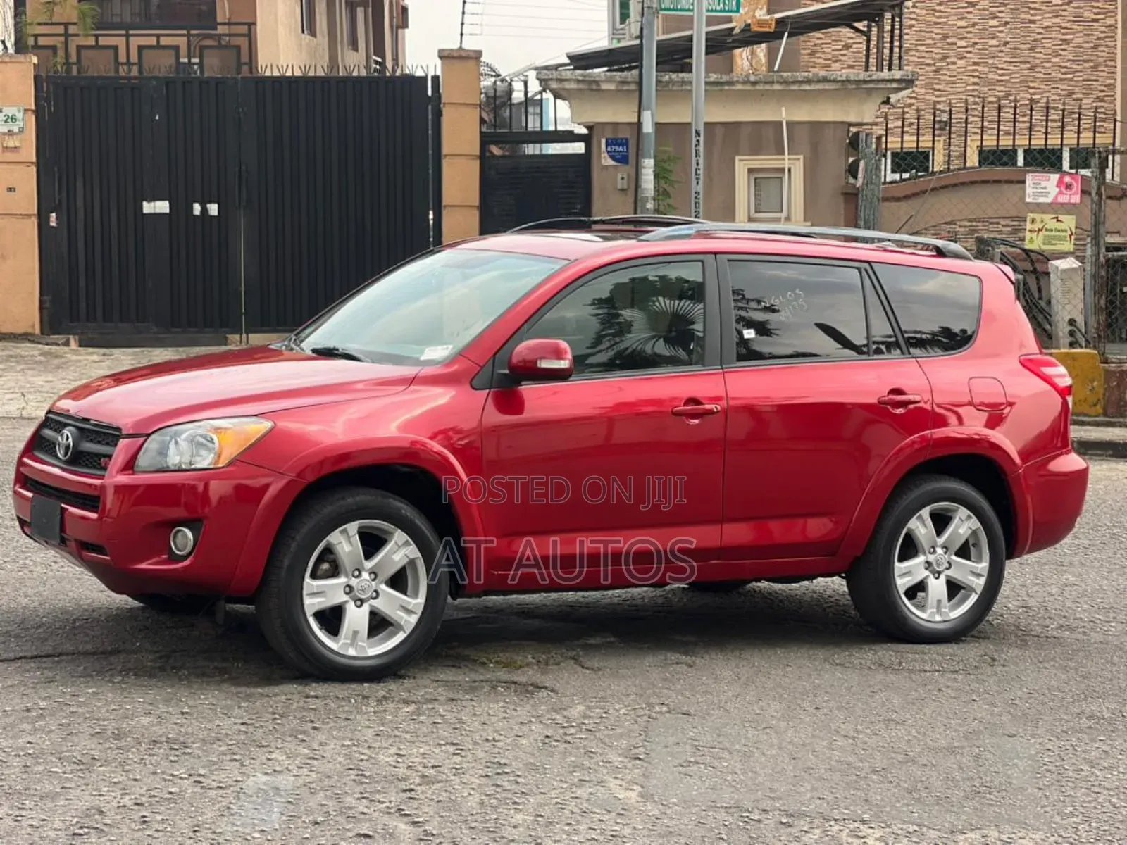 Toyota RAV4 2010 Red