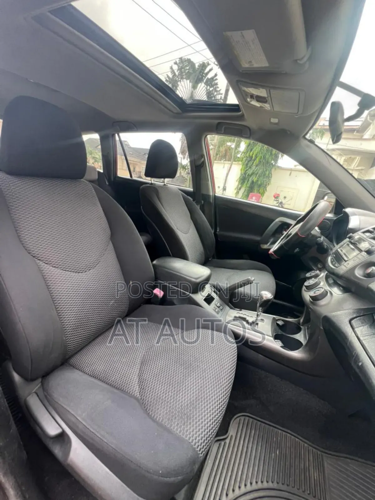 Toyota RAV4 2010 Red