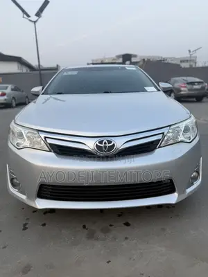 Toyota Camry XLE V6 4dr Sedan (3.5L 6cyl 6A) 2012 Silver