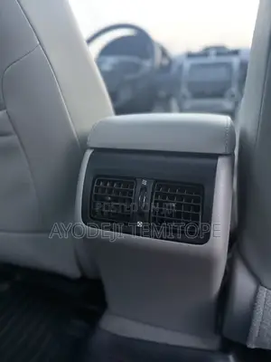 Toyota Camry XLE V6 4dr Sedan (3.5L 6cyl 6A) 2012 Silver