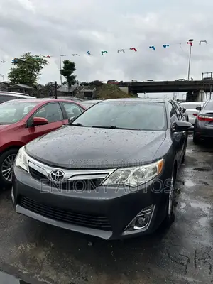 Toyota Camry XLE 4dr Sedan (3.5L 6cyl 6A) 2014 Gray
