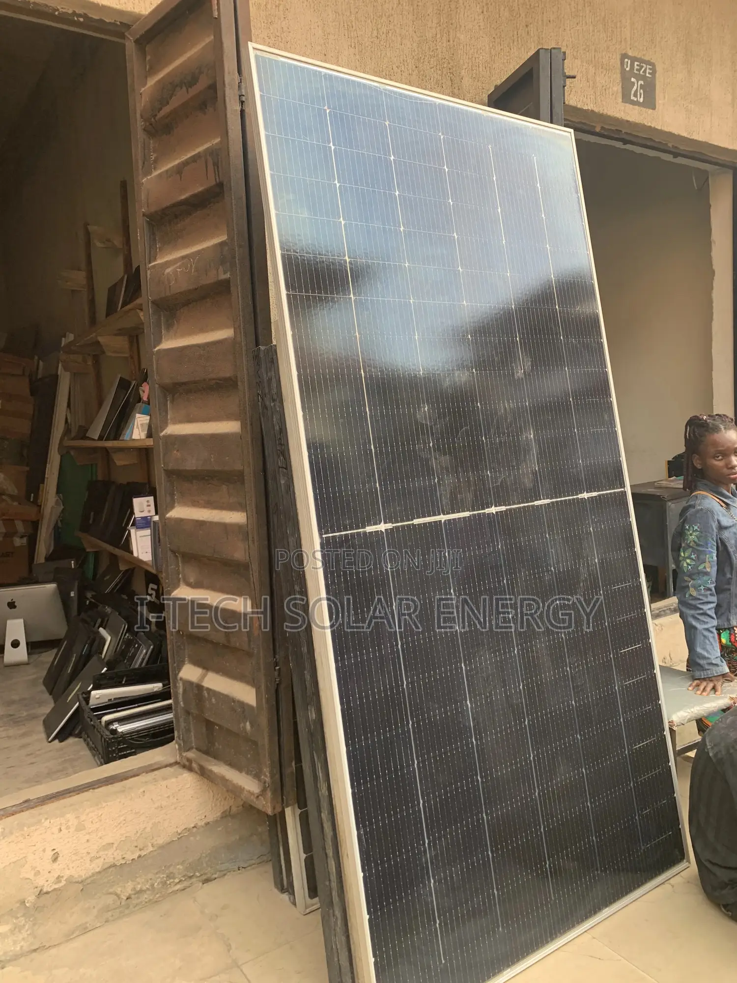 650watts Jinko Solar Panel