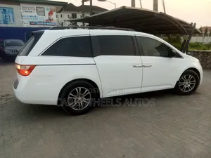 Honda Odyssey 2012 White