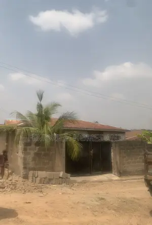 2bdrm Bungalow in Opeyemi Ajagba, Wakajaye for sale