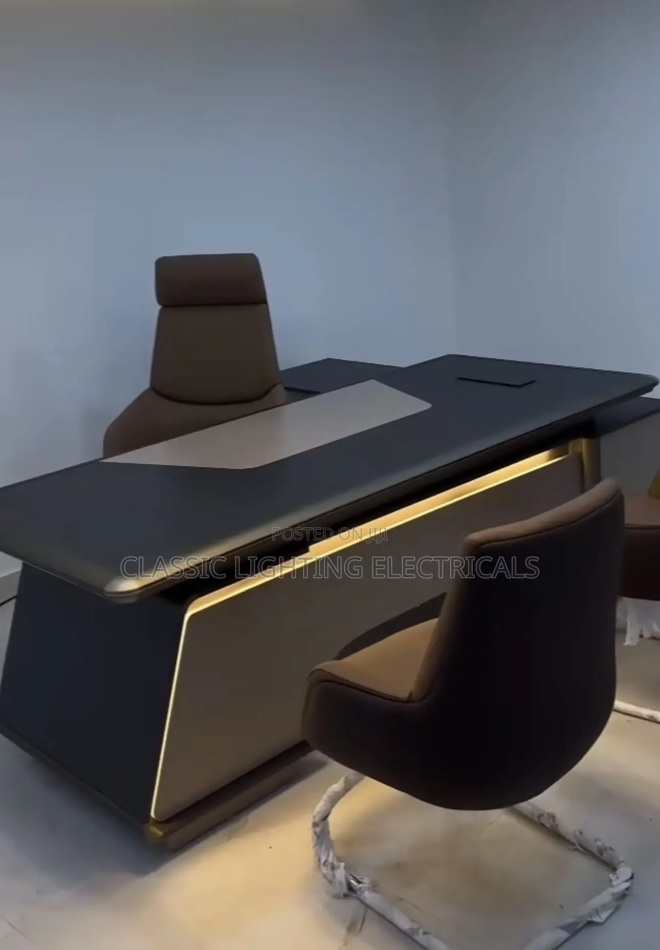 Postmodern Executive Table Computer Offices Study Table & Chair