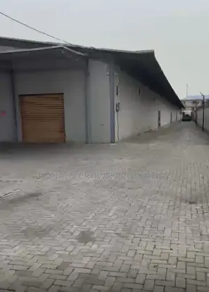 Well Structure Self Compound 2500sqm for Lease Along Oshodi Apapa Ex